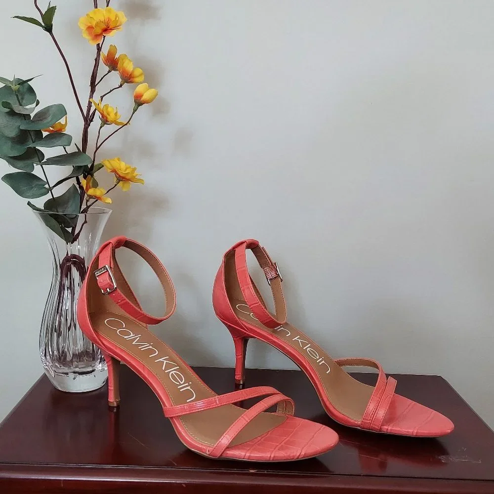 NWOB CALVIN KLEIN LALI CROC EMBOSSED STRAPPY OPEN TOE SANDALS (CORAL / S…